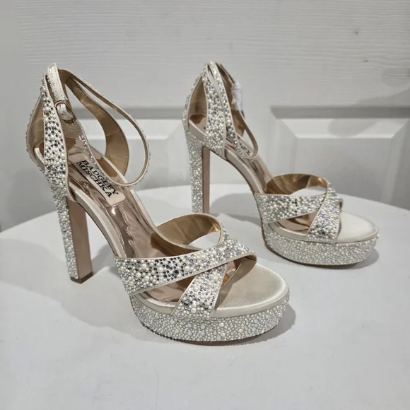 New Badgley Mishcka Plafortm Embellished Sandals - Picture 4 of 8